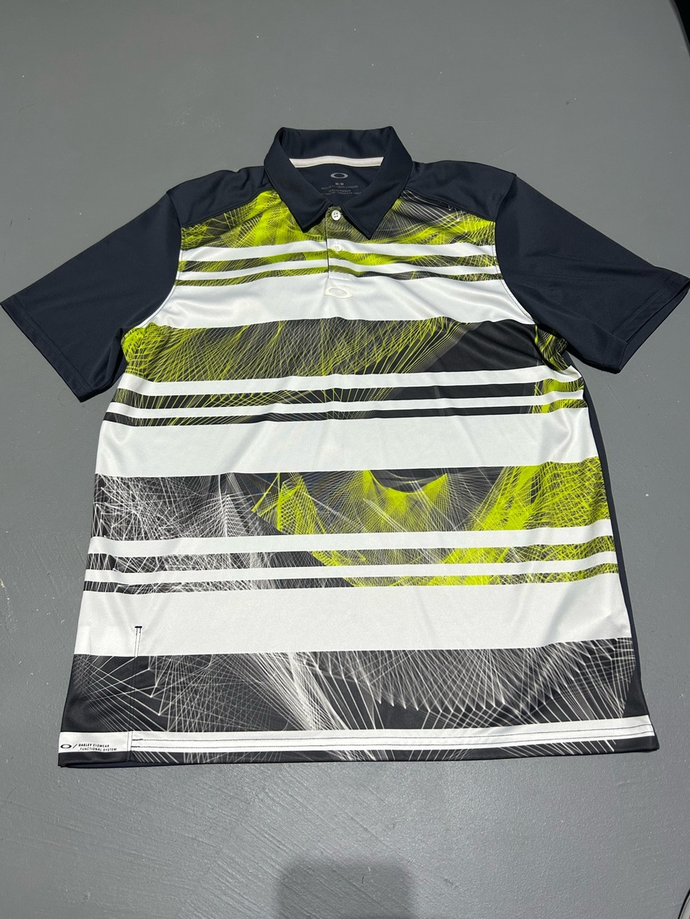Oakley Performance Regular Fit Polo Shirt (Men’s Size Medium)